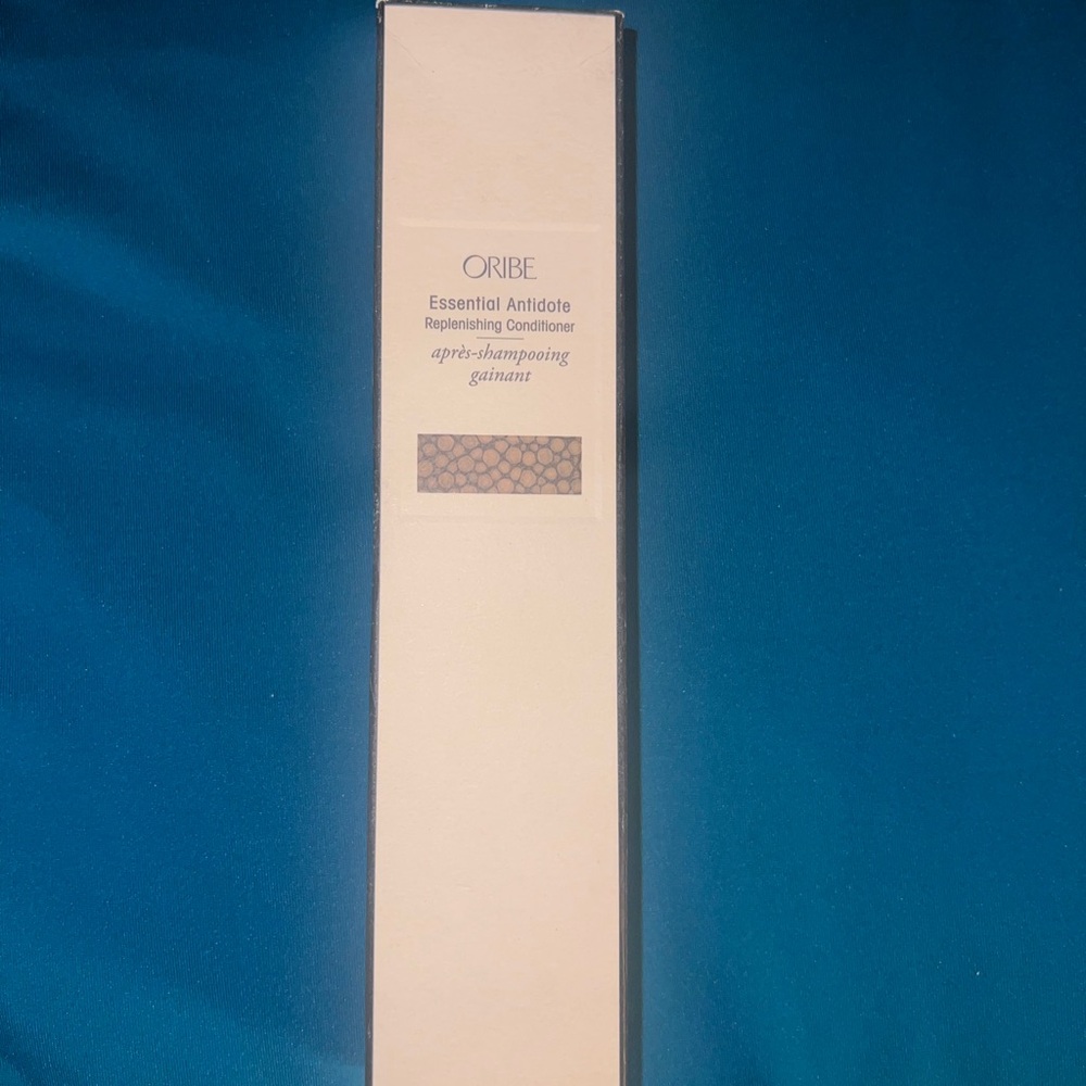 Oribe Essential Antidote Conditioner in Cream Box